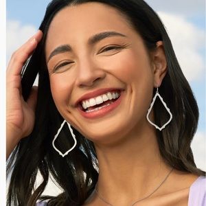 Kendra Scott Sophee Drop Earrings in Silver